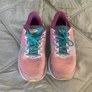Women's Saucony Triumph 18 Running Shoe